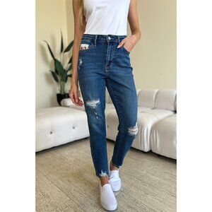 NWT Judy Blue Queen of Hearts BF Fit Distressed Slim Jeans, Comfy, Stretchy